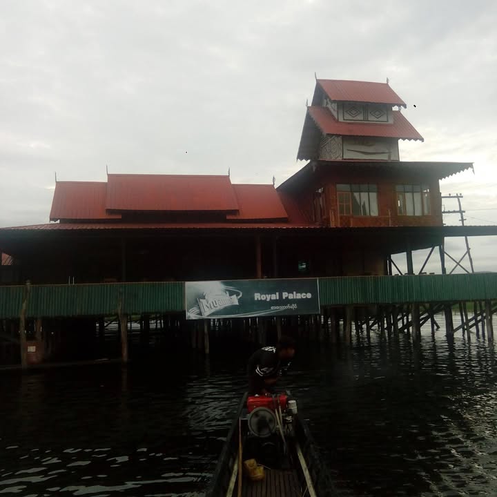 Royal Palace Restaurant & Guest House  preview 2