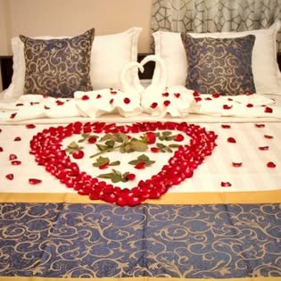 စည်းစိမ်ရှင်ဟိုတယ်- Seseinshin Hotel  preview 2